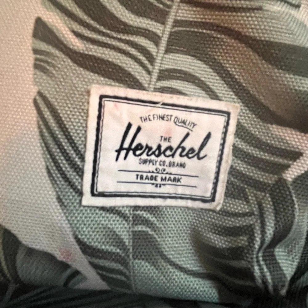 The Herschel Supply Co. Brand 26L Settlement Backpack Silver Birch Palm Green - Picture 5 of 6